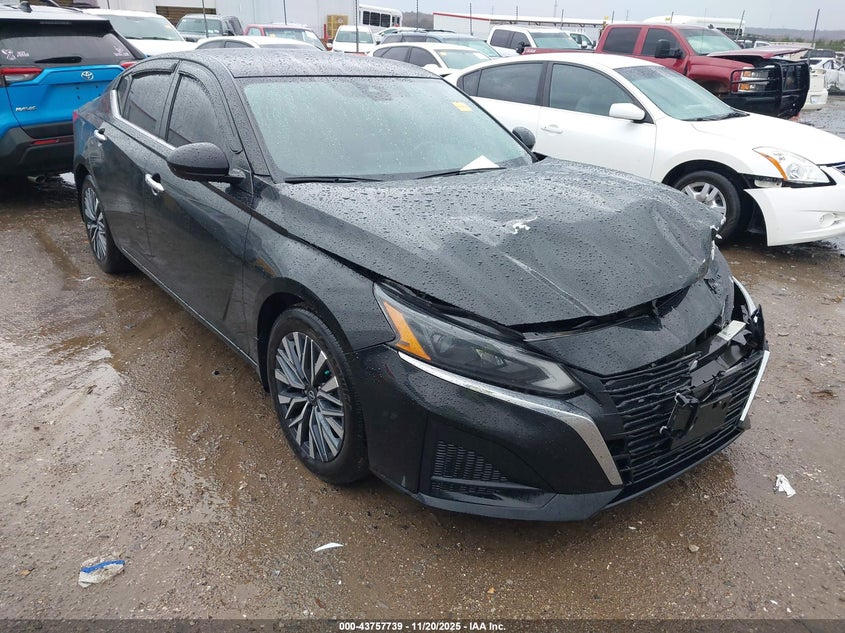 NISSAN ALTIMA SV FWD