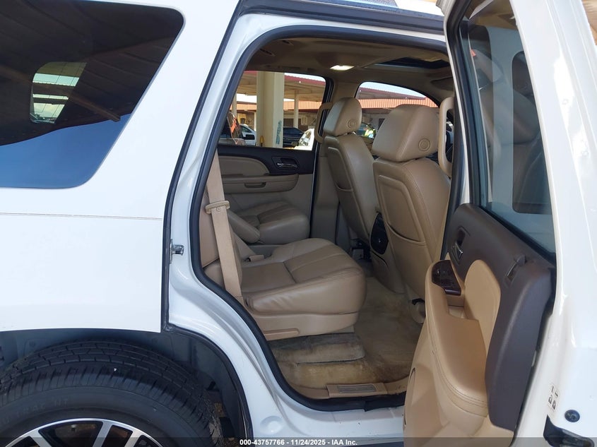 2007 GMC Yukon Denali VIN: 1GKFK63827J360923 Lot: 43757766