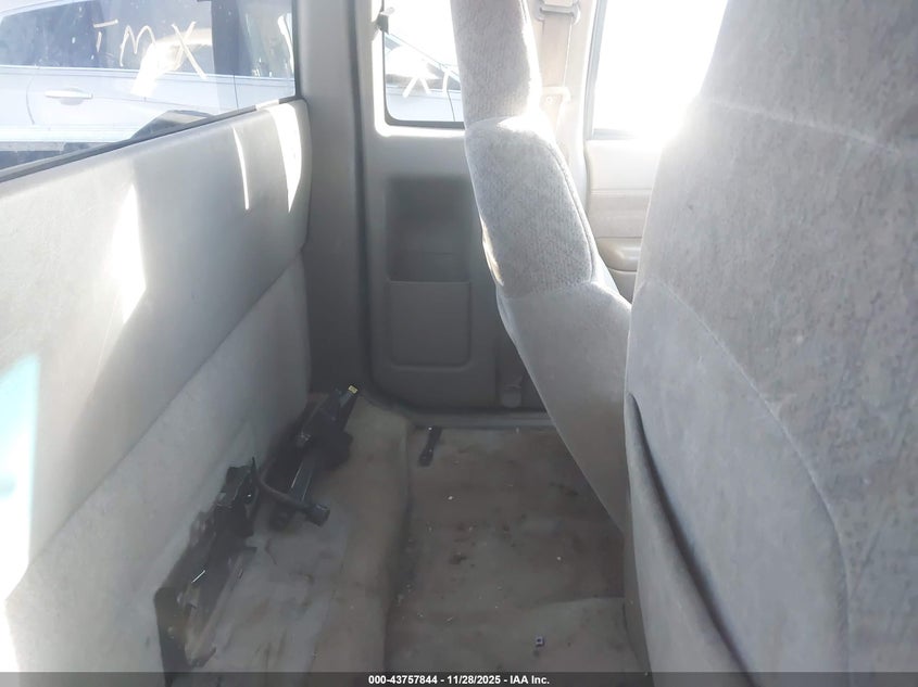 2002 GMC Sonoma Sls VIN: 1GTCS19W828152956 Lot: 43757844