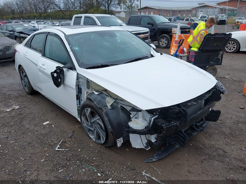 HYUNDAI ELANTRA LIMITED