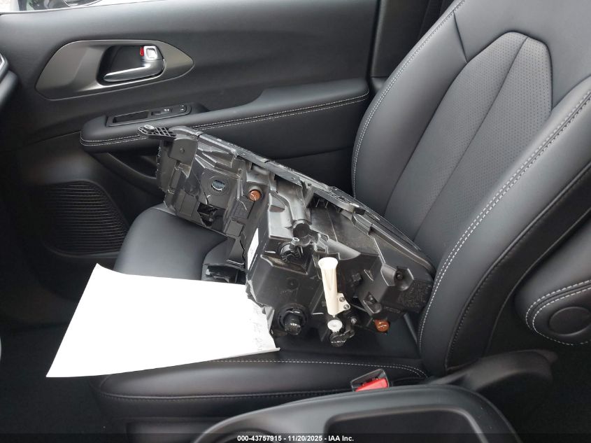 2026 Chrysler Pacifica - 2C4RC1BG2TR160342