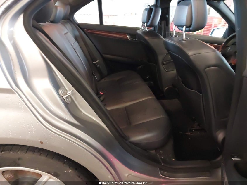 2011 Mercedes-Benz C 300 Luxury 4Matic/Sport 4Matic VIN: WDDGF8BB8BR154888 Lot: 43757921