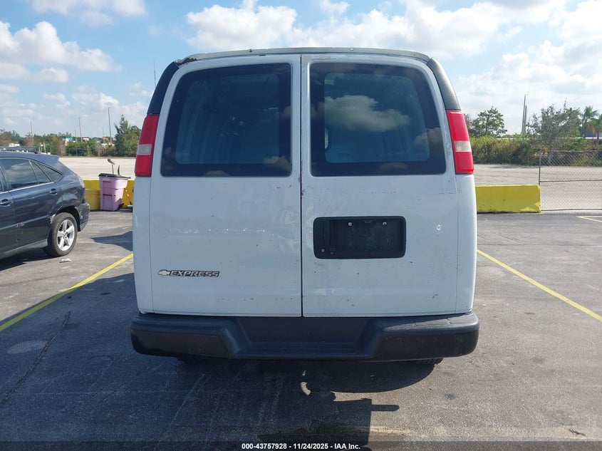 2018 Chevrolet Express 2500 Work Van VIN: 1GCWGAFP2J1288602 Lot: 43757928