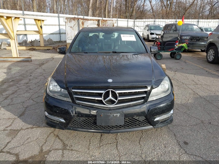 2014 Mercedes-Benz C 300 Luxury 4Matic/Sport 4Matic VIN: WDDGF8AB6ER319441 Lot: 43757984