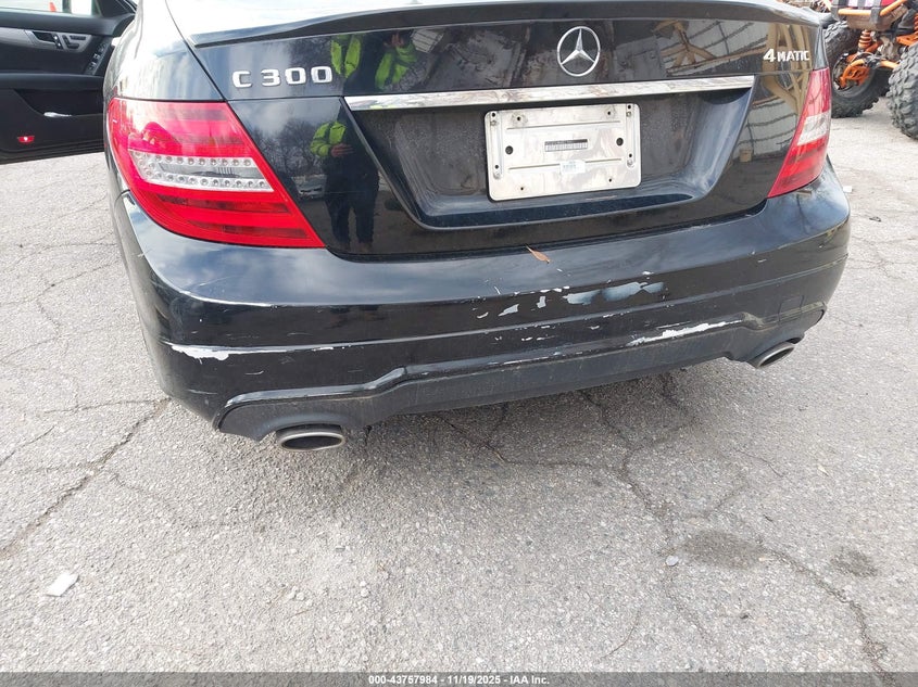 2014 Mercedes-Benz C 300 Luxury 4Matic/Sport 4Matic VIN: WDDGF8AB6ER319441 Lot: 43757984
