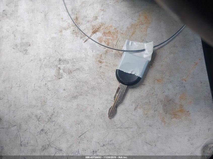 2005 Ford Escape Limited VIN: 1FMCU04125KB11015 Lot: 43758053