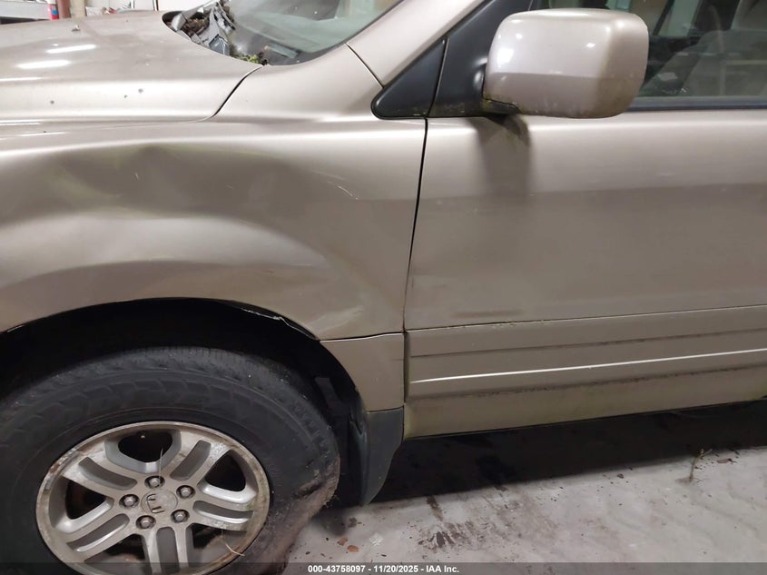 2004 Honda Pilot Ex VIN: 2HKYF18414H599093 Lot: 43758097