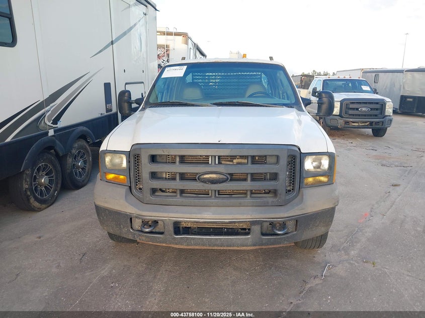 2005 Ford F-350 VIN: 1FTWW30585EA08637 Lot: 43758100