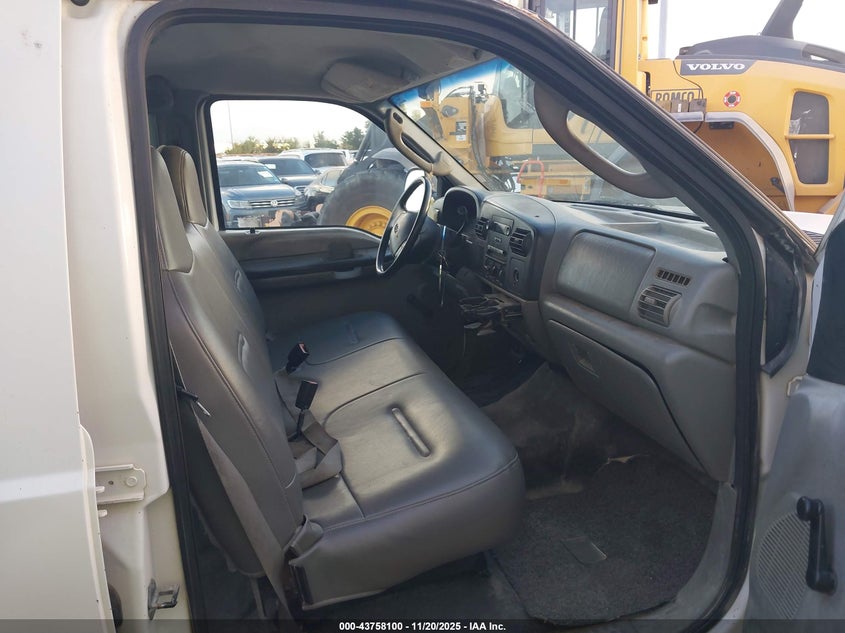 2005 Ford F-350 VIN: 1FTWW30585EA08637 Lot: 43758100