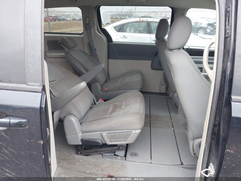 2010 Dodge Grand Caravan Sxt VIN: 2D4RN5DX8AR147982 Lot: 43758146