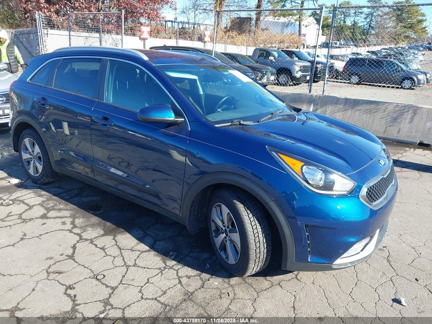 KIA NIRO LX