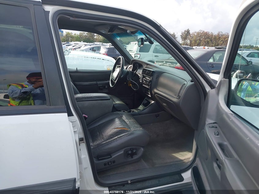 4M2ZU86P2YUJ00971 2000 MERCURY MOUNTAINEER photo no. 5
