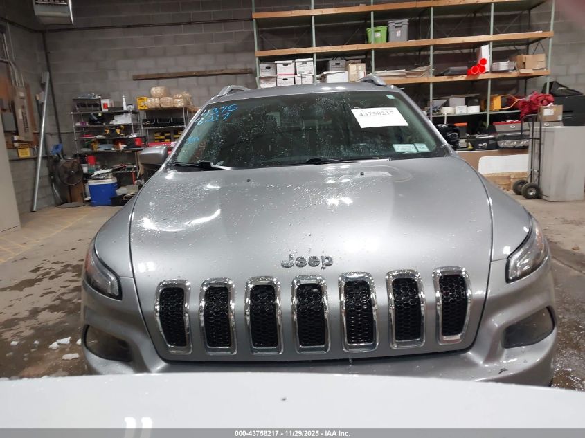 2016 Jeep Cherokee Latitude VIN: 1C4PJMCS8GW227928 Lot: 43758217