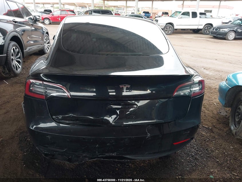 2018 Tesla Model 3 Long Range/Mid Range VIN: 5YJ3E1EA4JF122868 Lot: 43758300