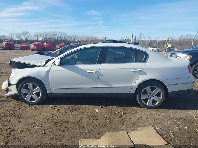 2008 Volkswagen Passat Komfort VIN: WVWAK73C08E187574 Lot: 43758333