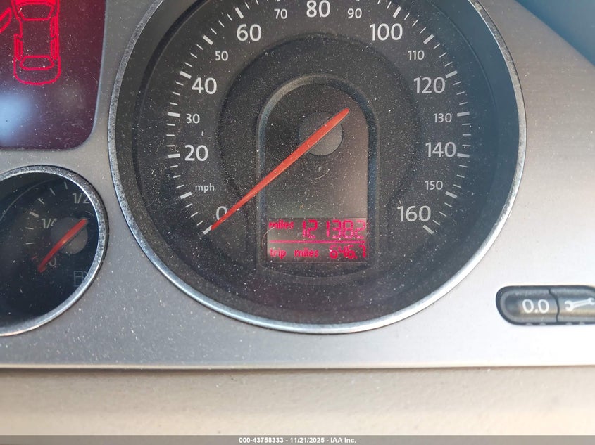 2008 Volkswagen Passat Komfort VIN: WVWAK73C08E187574 Lot: 43758333