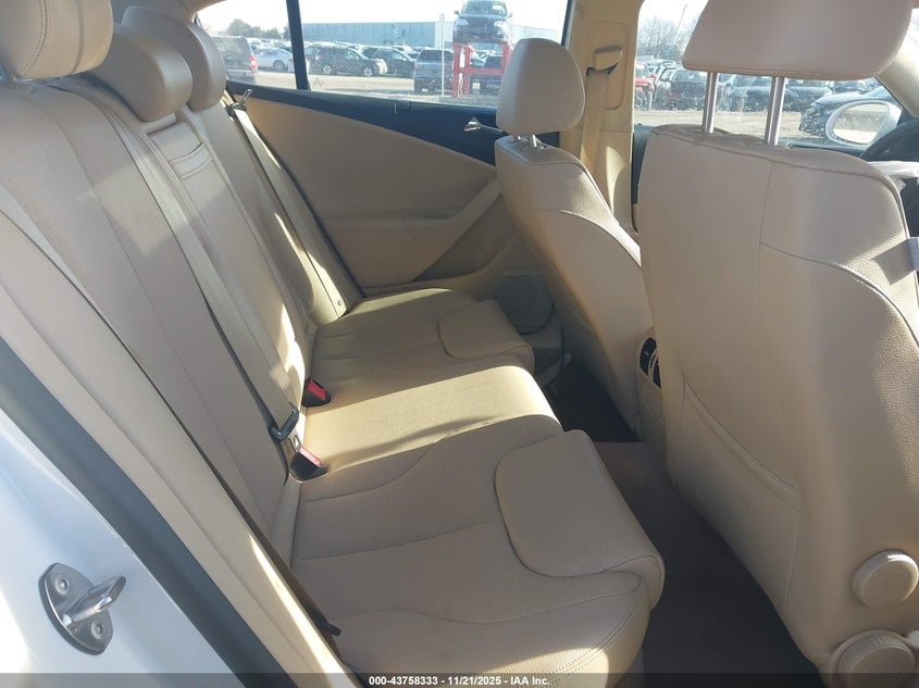 2008 Volkswagen Passat Komfort VIN: WVWAK73C08E187574 Lot: 43758333