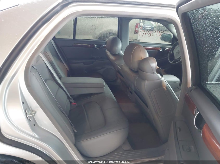 2005 Cadillac Deville Livery VIN: 1G6KD54Y95U245439 Lot: 43758415