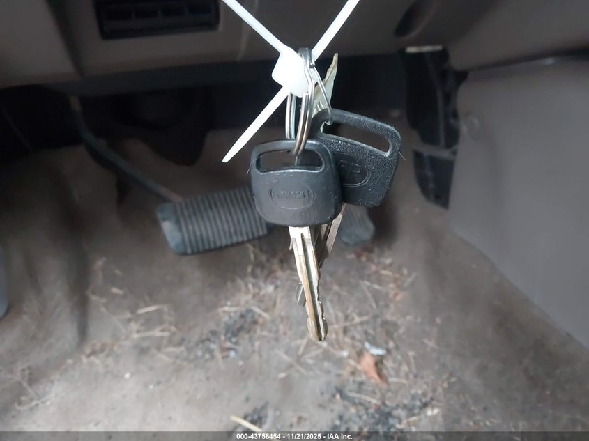 2005 Toyota Tundra Limited V8 VIN: 5TBDT48165S472214 Lot: 43758454