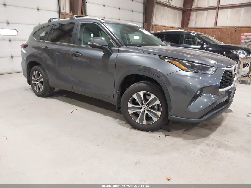 TOYOTA HIGHLANDER XLE