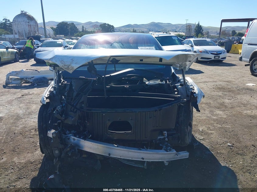 2022 Tesla Model X Dual Motor All-Wheel Drive/Plaid Tri Motor All-Wheel Drive VIN: 7SAXCDE55NF339480 Lot: 43758465