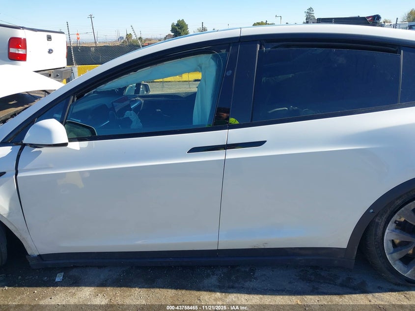 2022 Tesla Model X Dual Motor All-Wheel Drive/Plaid Tri Motor All-Wheel Drive VIN: 7SAXCDE55NF339480 Lot: 43758465