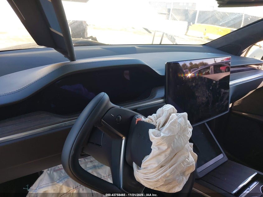 2022 Tesla Model X Dual Motor All-Wheel Drive/Plaid Tri Motor All-Wheel Drive VIN: 7SAXCDE55NF339480 Lot: 43758465