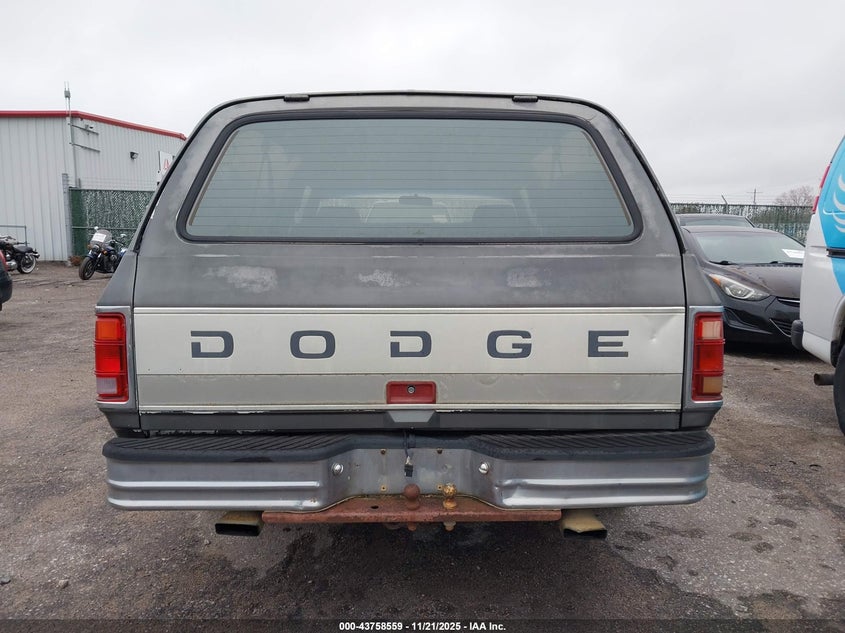 1993 Dodge Ramcharger Ad-150 VIN: 3B4GE17Y7PM103681 Lot: 43758559