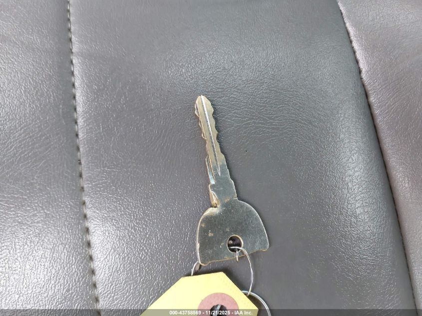 2000 Chevrolet Express VIN: 1GCFG25M0Y1230818 Lot: 43758569