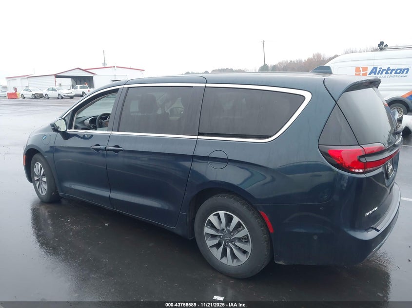 2022 Chrysler Pacifica Hybrid Touring L VIN: 2C4RC1L78NR143739 Lot: 43758589