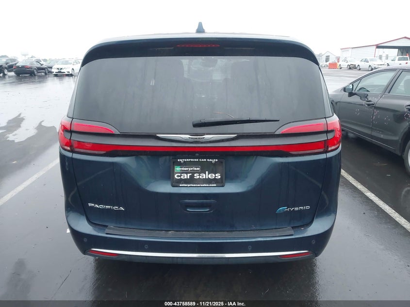 2022 Chrysler Pacifica Hybrid Touring L VIN: 2C4RC1L78NR143739 Lot: 43758589