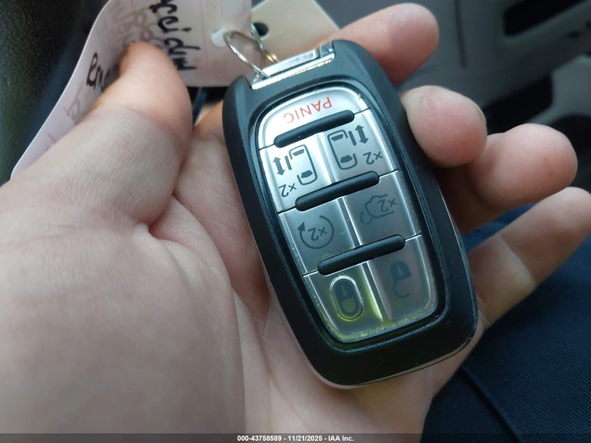 2022 Chrysler Pacifica Hybrid Touring L VIN: 2C4RC1L78NR143739 Lot: 43758589