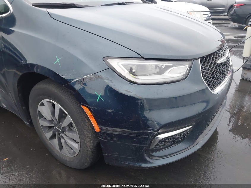 2022 Chrysler Pacifica Hybrid Touring L VIN: 2C4RC1L78NR143739 Lot: 43758589