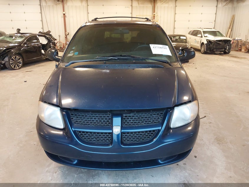 2002 Dodge Grand Caravan Sport VIN: 2B4GP44382R742187 Lot: 43758595