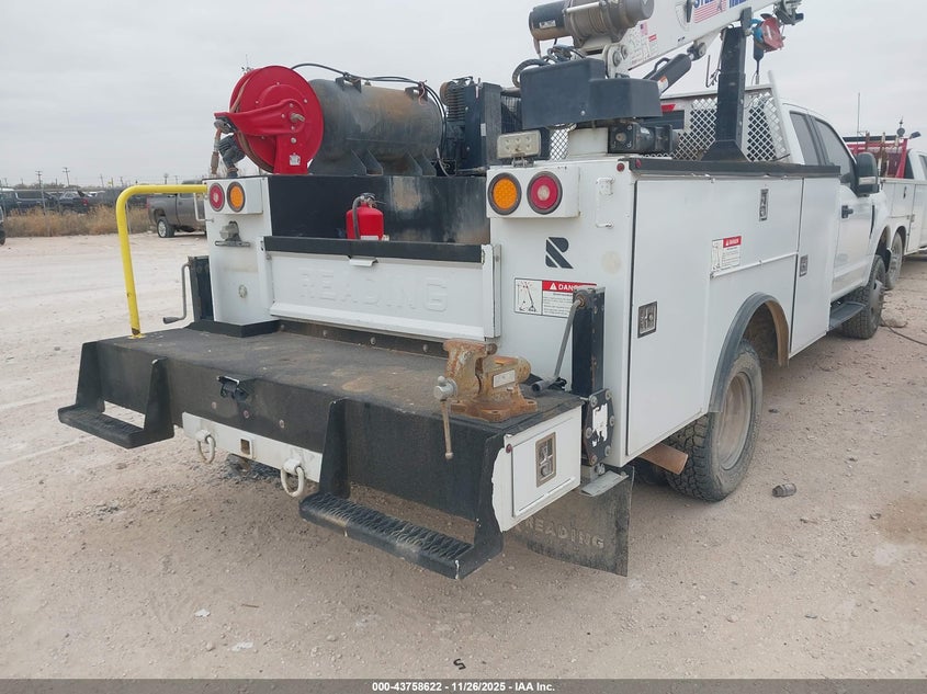 2022 Ford F-350 Chassis Xl VIN: 1FD8X3HN6NEF33962 Lot: 43758622