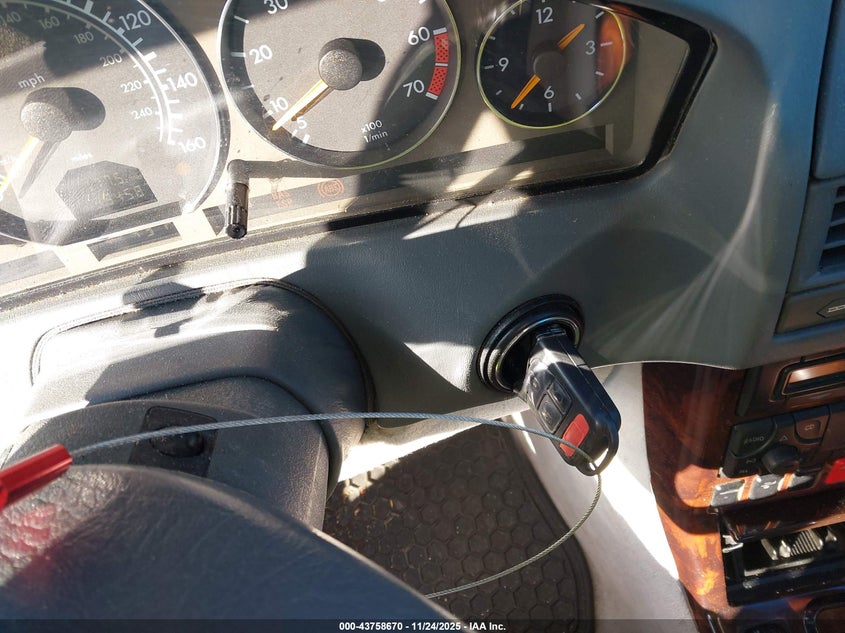 2000 Mercedes-Benz Sl 500 VIN: WDBFA68F2YF190510 Lot: 43758670