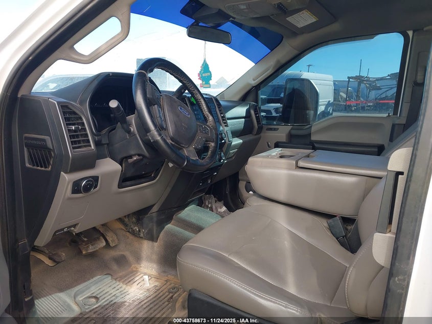 2020 Ford F-350 Chassis Xl VIN: 1FD8X3H62LEC28707 Lot: 43758673