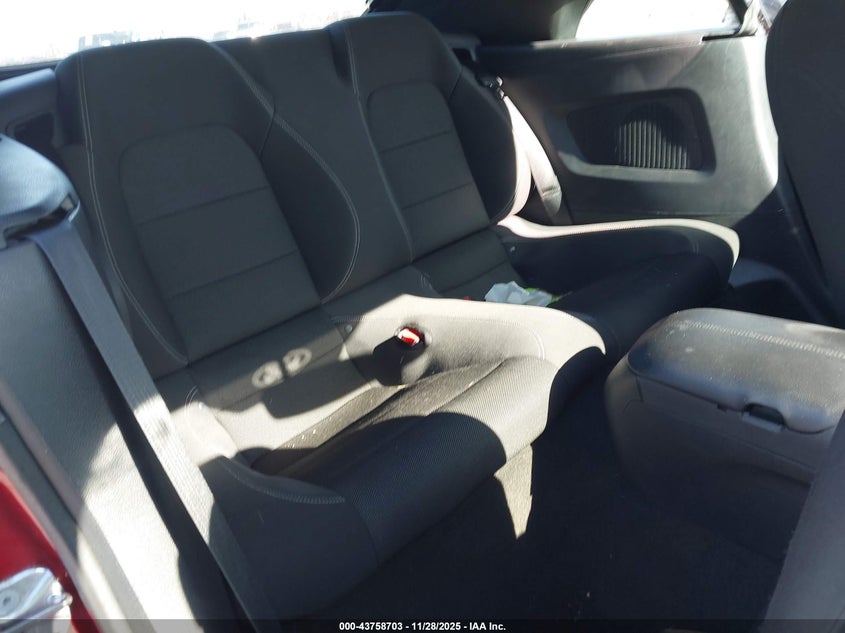 2015 Ford Mustang V6 VIN: 1FATP8EMXF5352832 Lot: 43758703