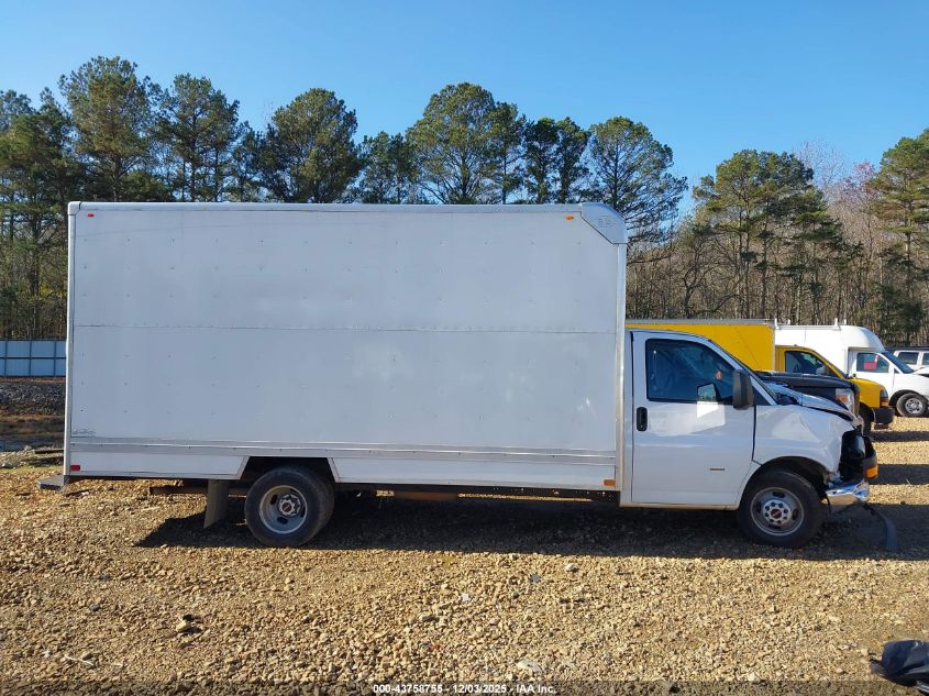 2024 GMC Savana Cutaway Work Van VIN: 7GZ37TC70RN004023 Lot: 43758755