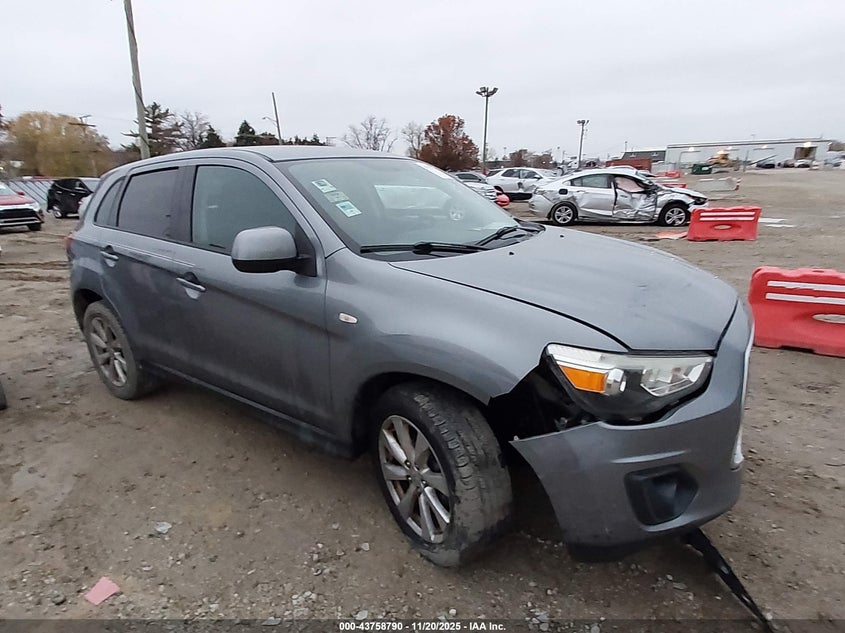 MITSUBISHI OUTLANDER SPORT ES