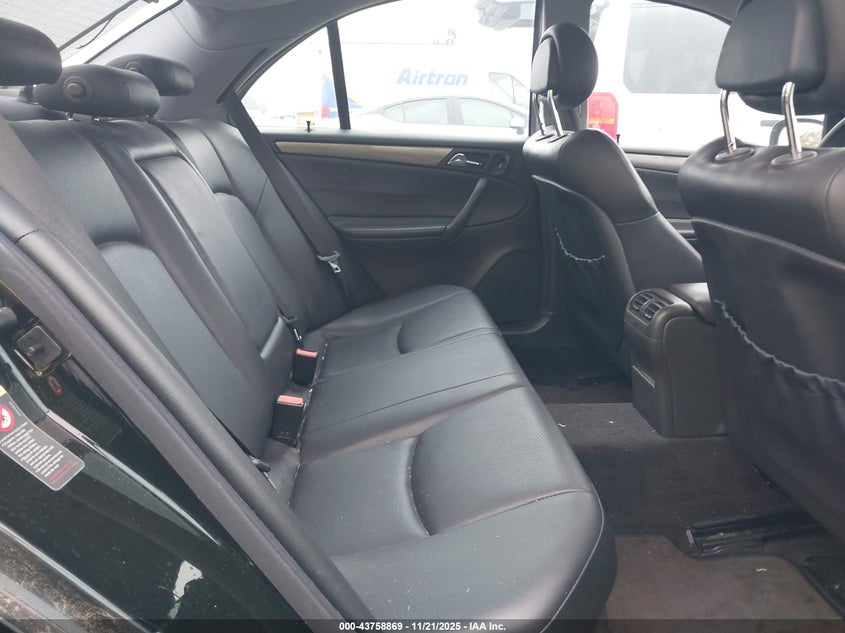 2004 Mercedes-Benz C 230 Kompressor Sport/Sport VIN: WDBRF40J24A556752 Lot: 43758869