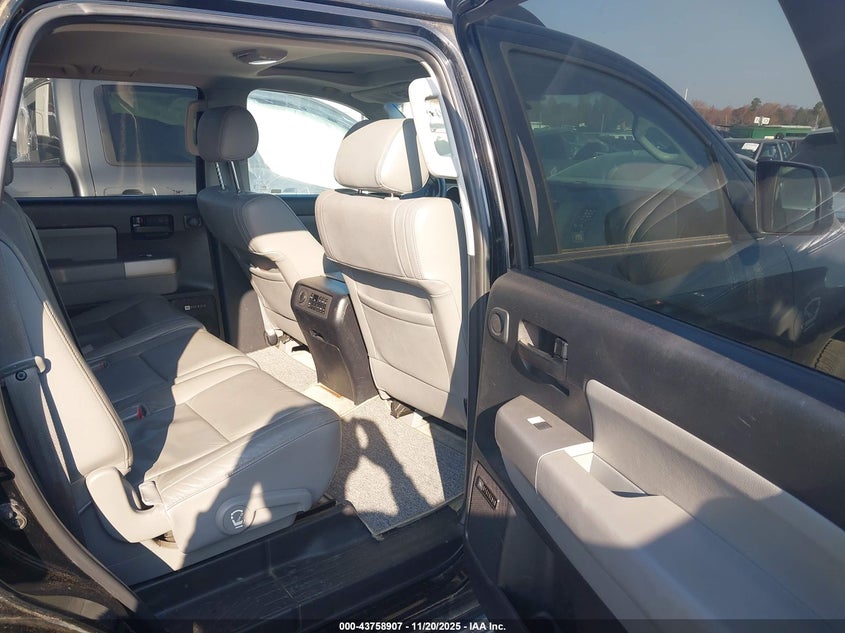 2008 Toyota Sequoia Sr5 5.7L V8 VIN: 5TDZY64A58S001532 Lot: 43758907