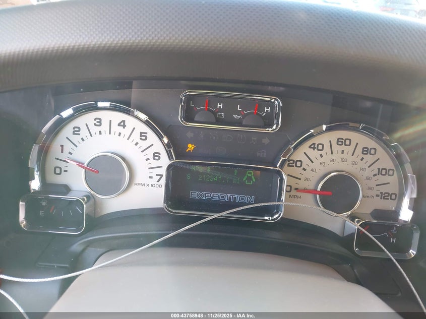 2009 Ford Expedition El Eddie Bauer/King Ranch VIN: 1FMFK17579LA01973 Lot: 43758948