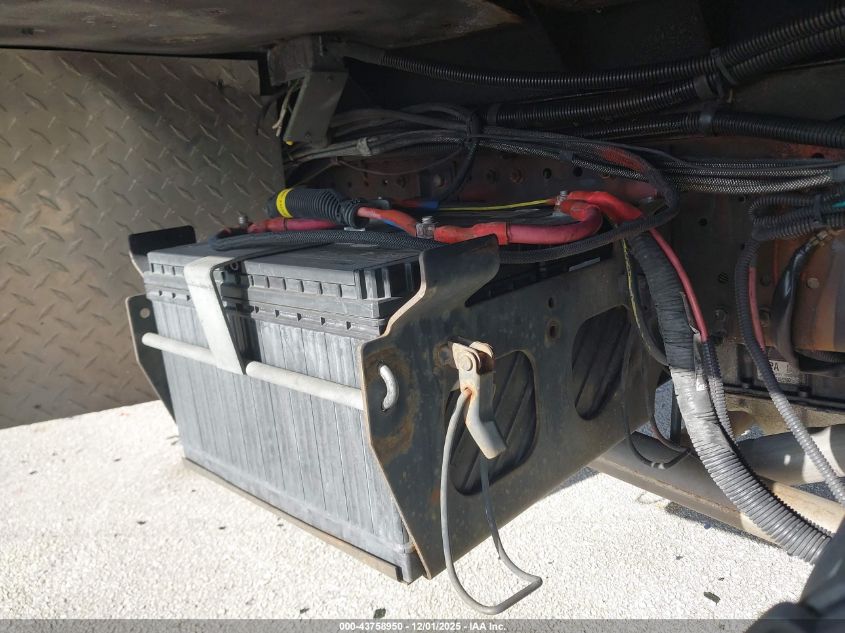 2015 Isuzu Npr Hd Reg VIN: 54DC4W1C4FS800922 Lot: 43758950