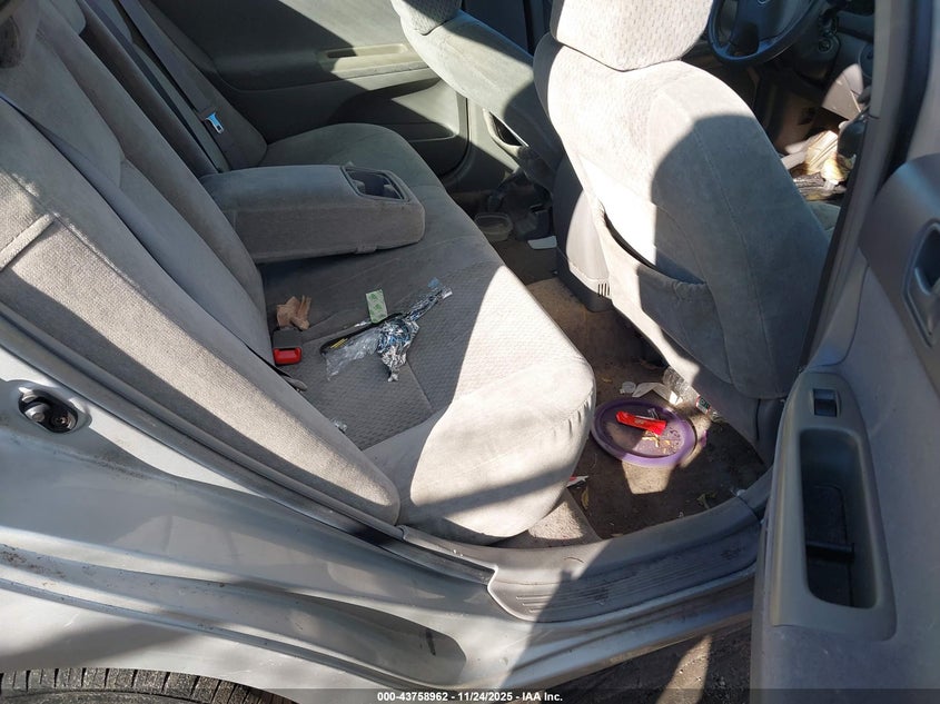 2004 Toyota Camry Le VIN: 4T1BE32K44U358285 Lot: 43758962