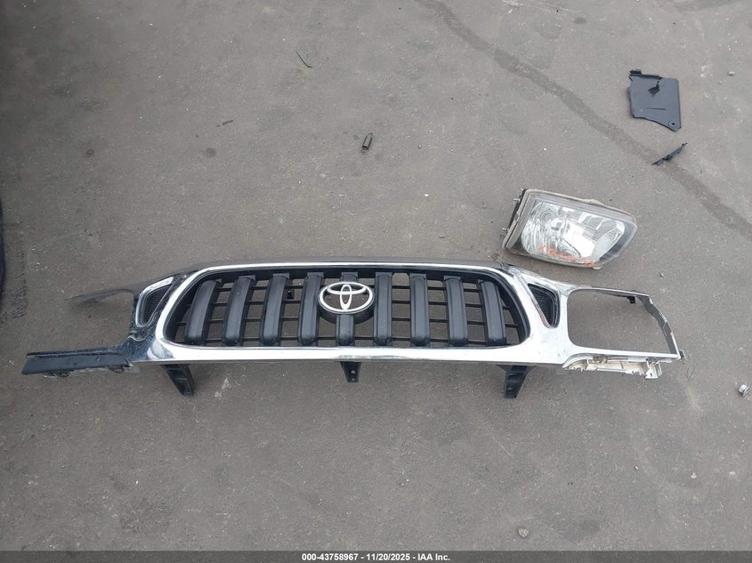 2001 Toyota Tacoma Prerunner VIN: 5TEGM92N81Z833174 Lot: 43758967