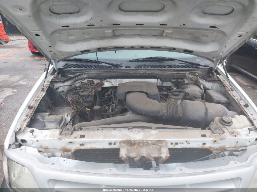 1999 Ford F-250 Lariat/Work Series/Xl/Xlt VIN: 1FTPF27L1XNB86590 Lot: 43758988