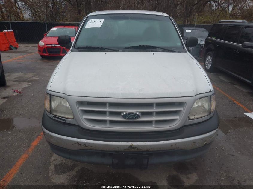 1999 Ford F-250 Lariat/Work Series/Xl/Xlt VIN: 1FTPF27L1XNB86590 Lot: 43758988
