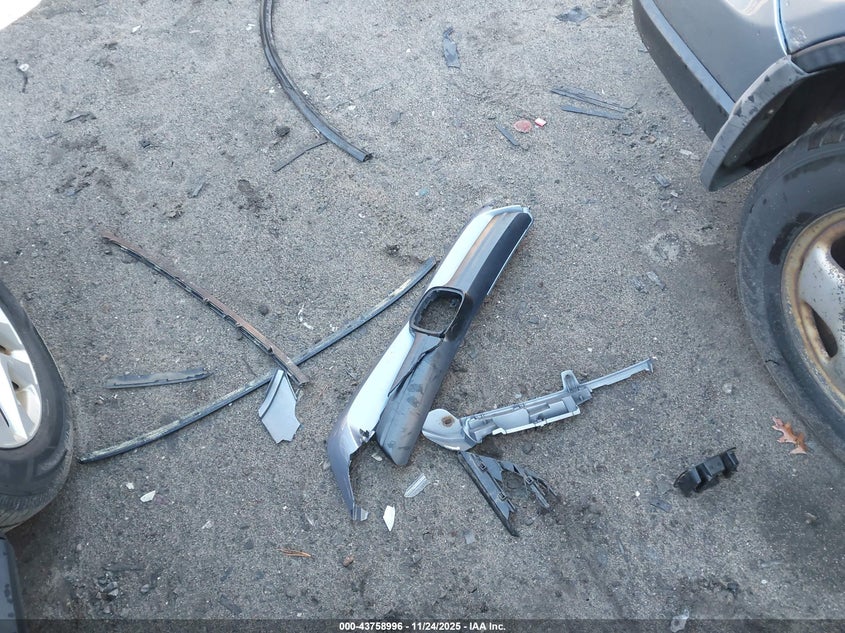 2008 Honda Cr-V Lx VIN: 5J6RE38398L000589 Lot: 43758996