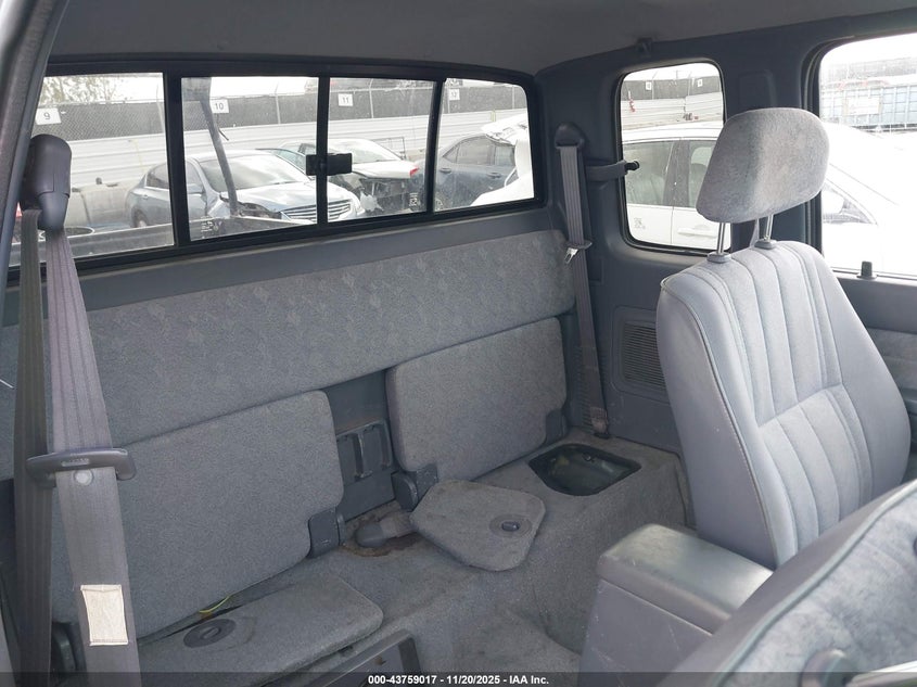 2000 Toyota Tacoma Prerunner V6 VIN: 4TASN92N5YZ605190 Lot: 43759017